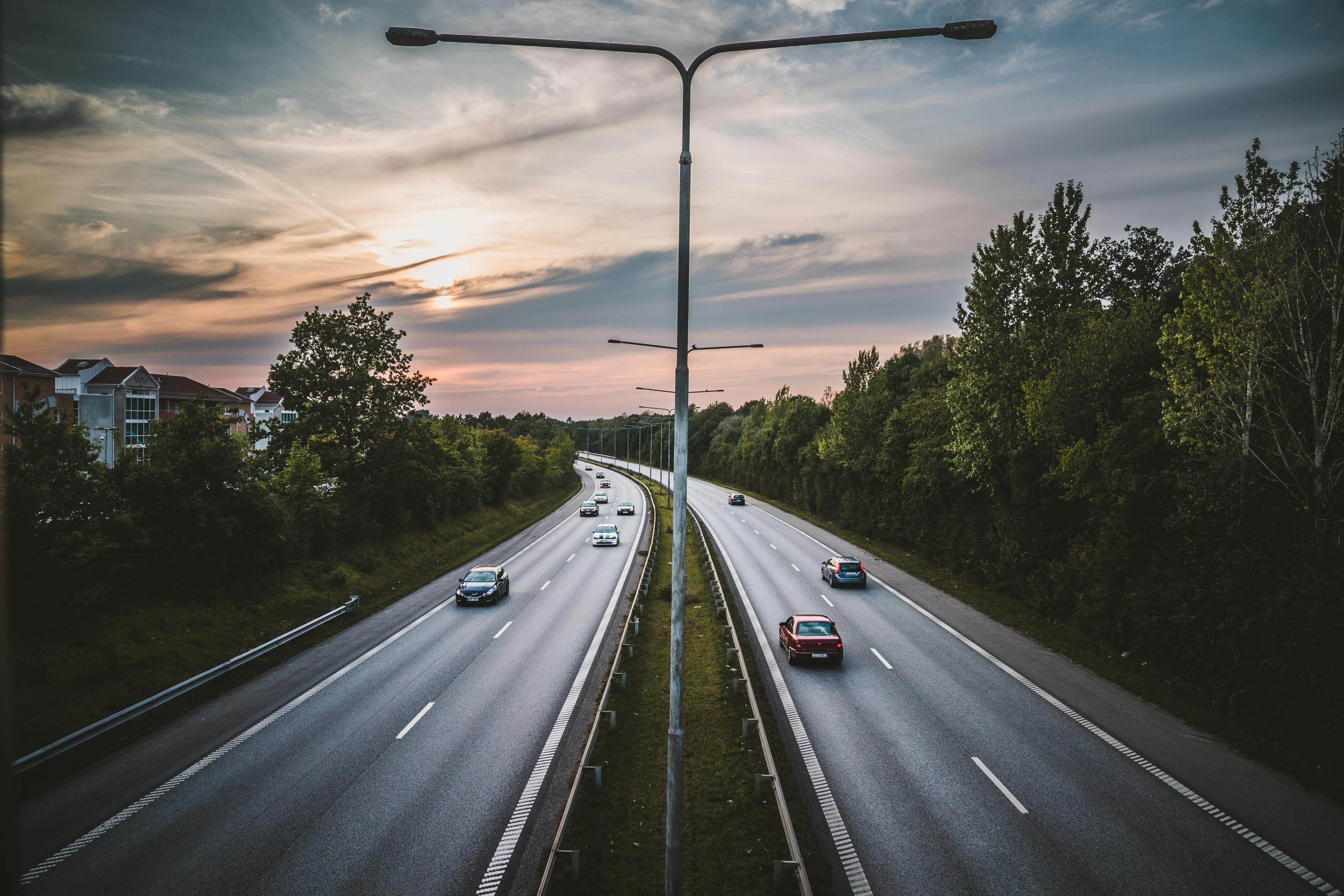 Deutsche Autobahn im Abendlicht